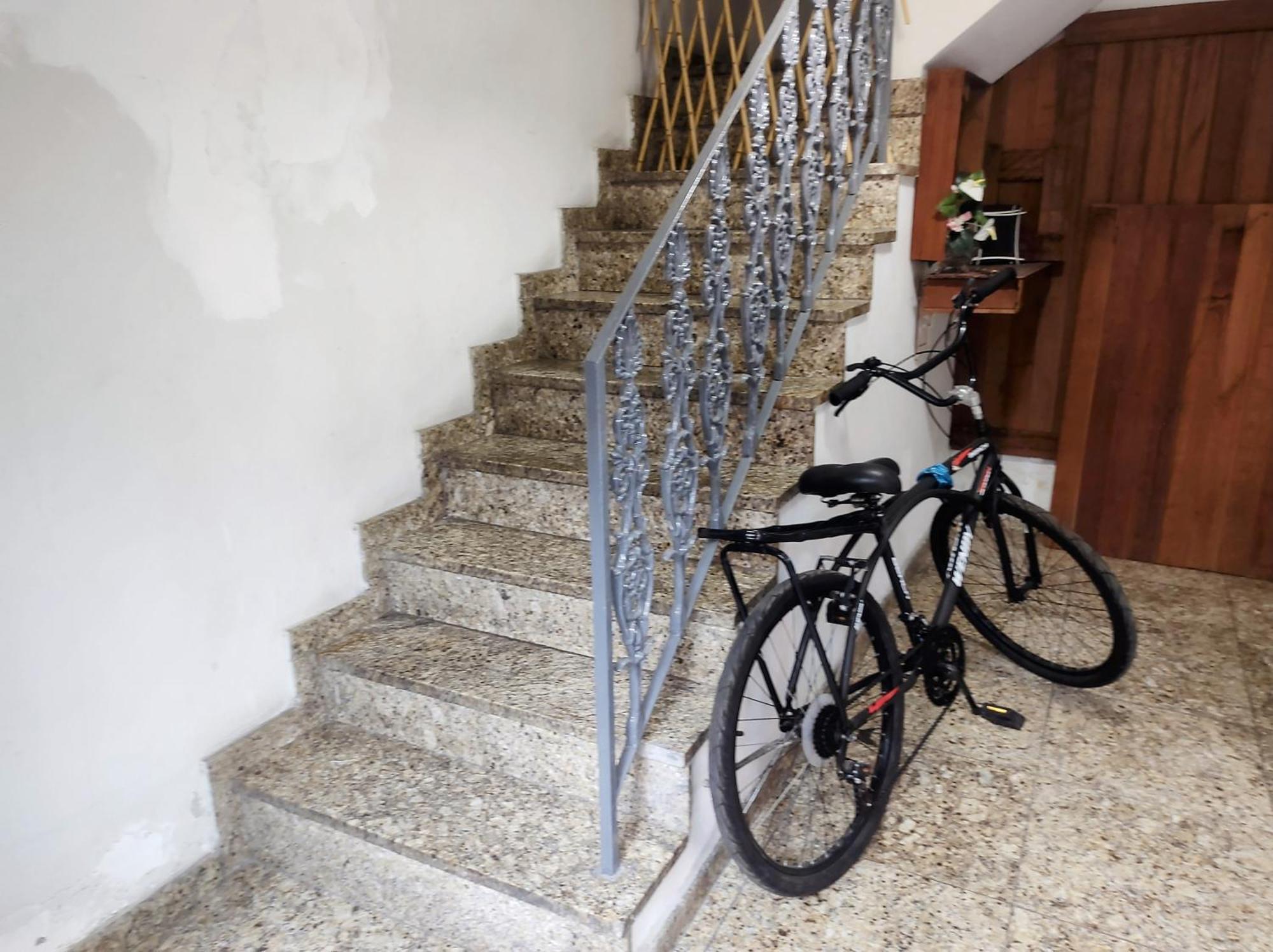 Espaco Inteiro Com Internet E Garagem Gratis Proximo Da